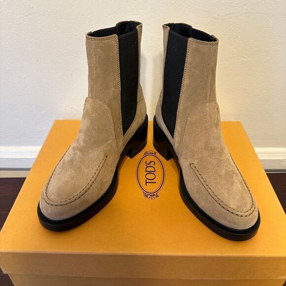 TOD’S Women's Tronchetto  Tan Suede Ankle  Boots size 5 1/2 - Picture 3 of 11